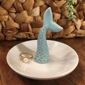 NWT ceramic blue mermaid tail ring holder